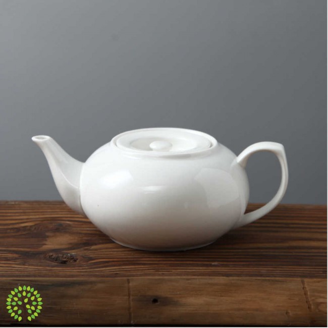 Teiera con forma orientale in porcellana bianca da 600 ml. 