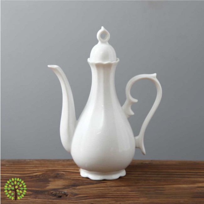 Teiera utilizzata dalla regina d'Inghilterra in porcellana bianca da 400 ml.